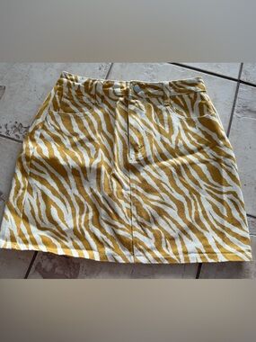 Yellow Zebra-Print A-Line Skirt